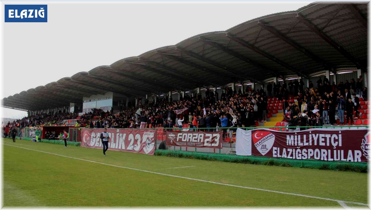 1922 Konyaspor maçını bin 350 biletli seyirci izledi