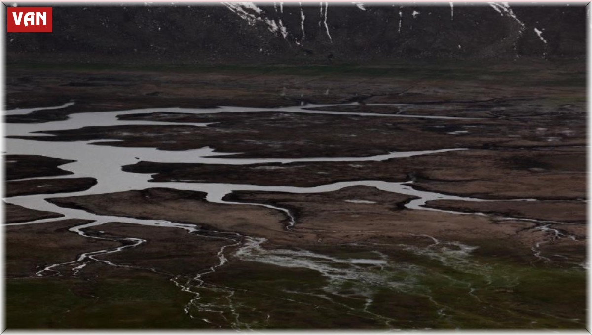 2 bin 320 rakımlı krater gölünün kuruması bilim insanlarını endişelendiriyor