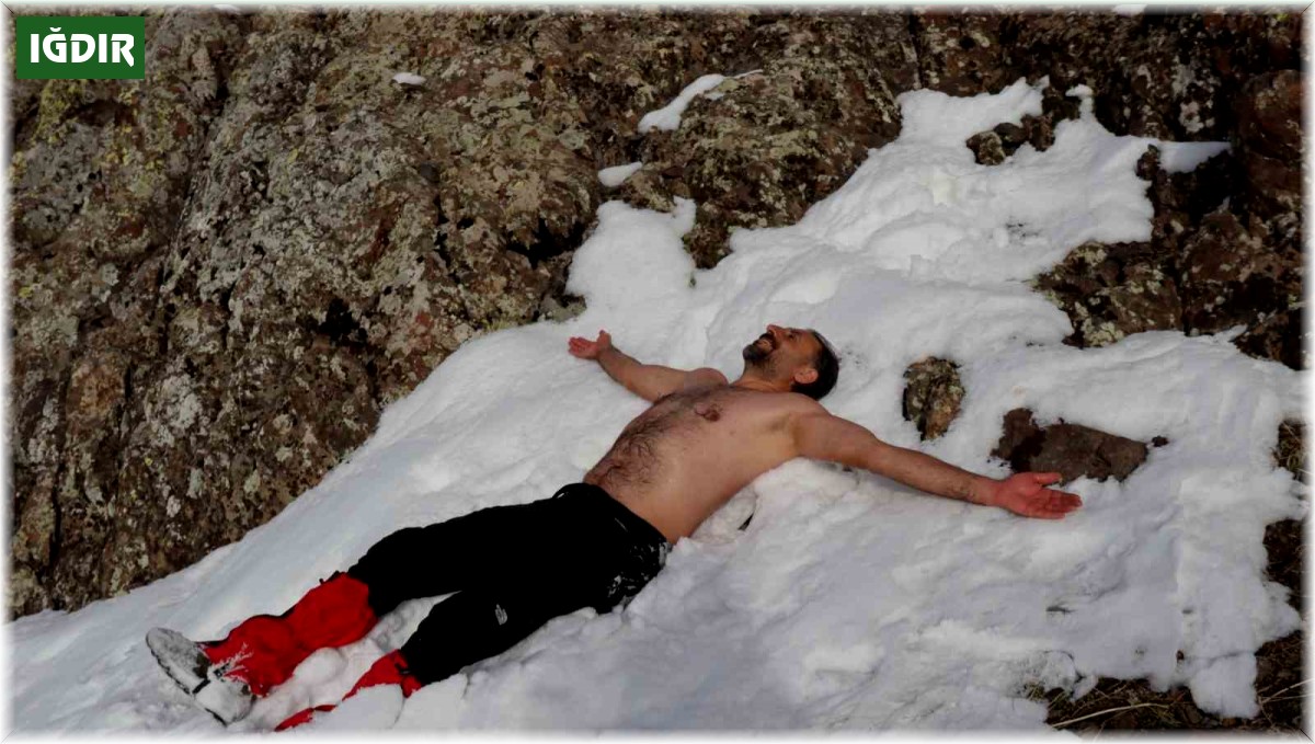 2 bin 550 rakımda kar banyosu