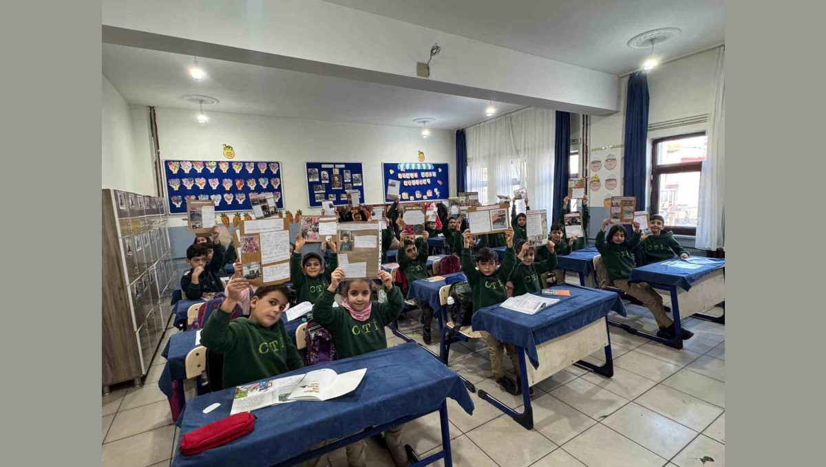 2-C Sınıfının Minik Gazetecileri Patnos'ta Kendi Gazetelerini Çıkardı