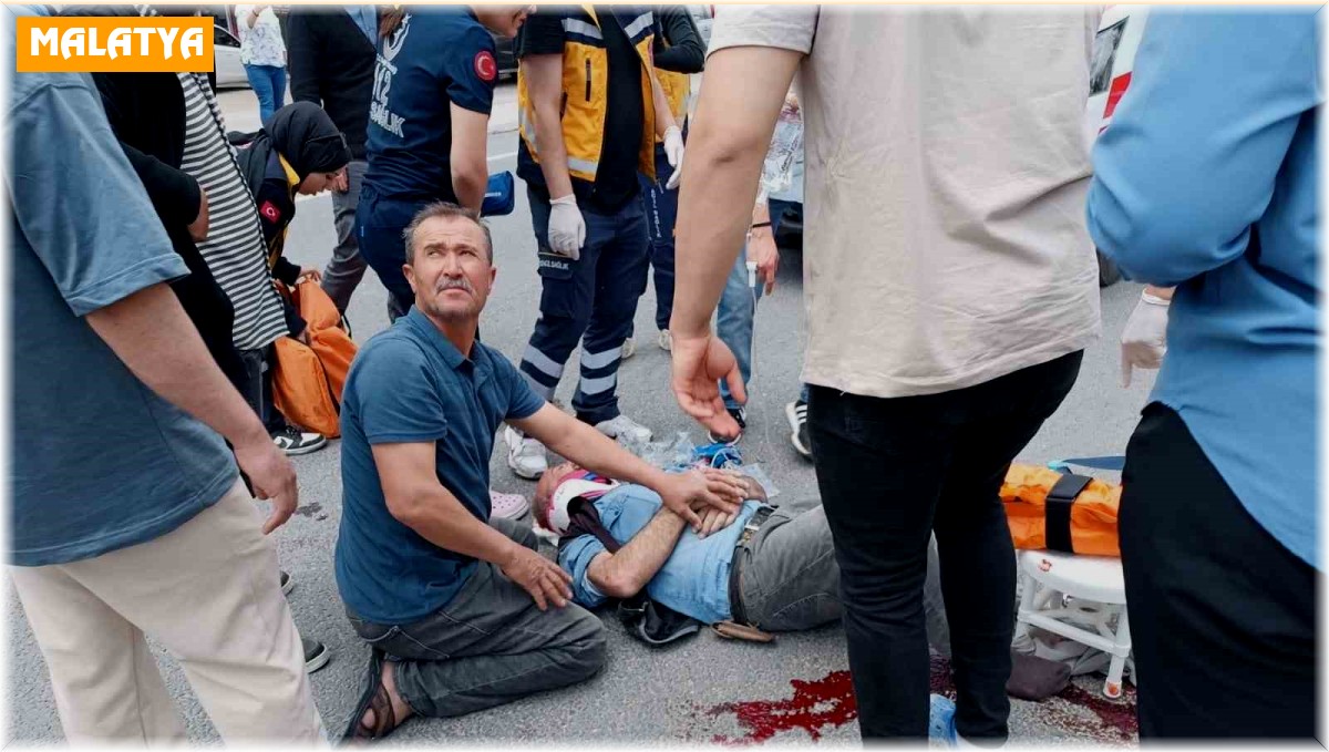 2 motosiklet çarpıştı, 2 yaralı