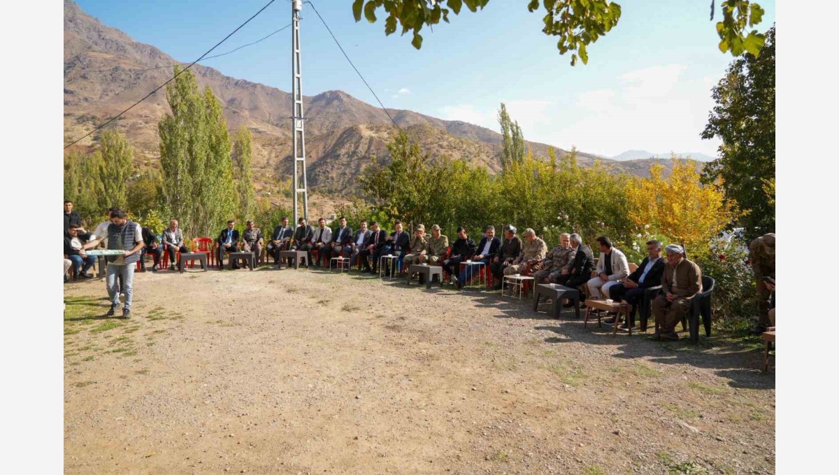 2. Ordu Komutanı Korgeneral Topaloğlu gaziyi köyünde ziyaret etti