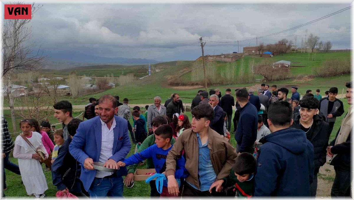 2 Yıl aradan sonra geleneksel köyde bayramlaşma geleneği yeniden başladı