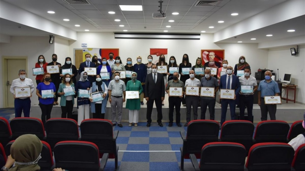 '2020 eTwinning Kalite Etiketi' ve '2021-2022 eTwinning Okulları Ödül Töreni' düzenlendi