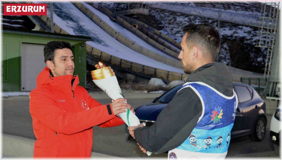 2023 Kış Deaflympics'in meşale ateşi Palandöken'de yandı