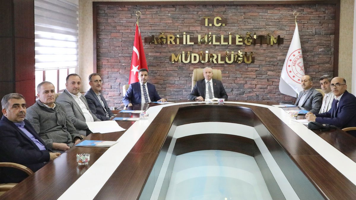 Ağrı’daki proje okullarında YKS hazırlıkları değerlendirildi, 12. sınıflar için destek çalışmaları öne çıktı