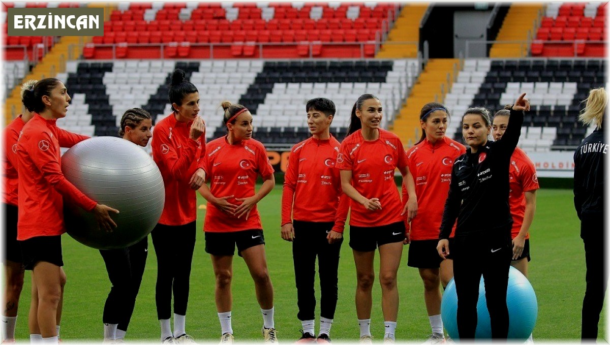 21 yaşında futbolu bıraktı; 29 yaşında A Milli Kadın Futbol Takımına yardımcı antrenör oldu