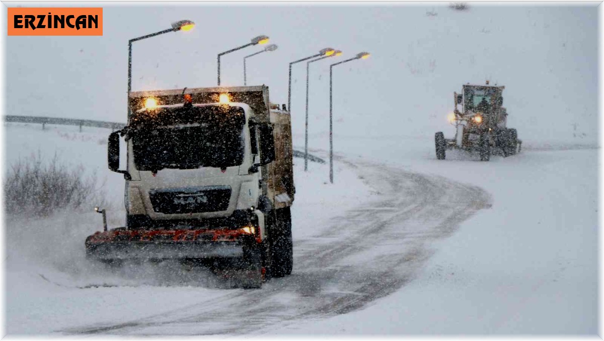 2190 rakımlı Kızıldağ geçidinde kar ve tipiden ulaşım ağır tonajlı araçların geçişine kapatıldı
