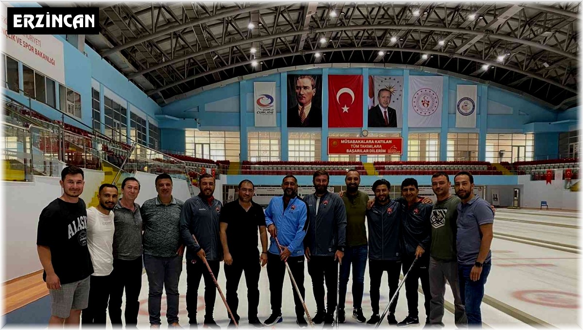 24Erzincanspor Teknik Direktörü Karan, yardımcılarıyla birlikte curling oynadı