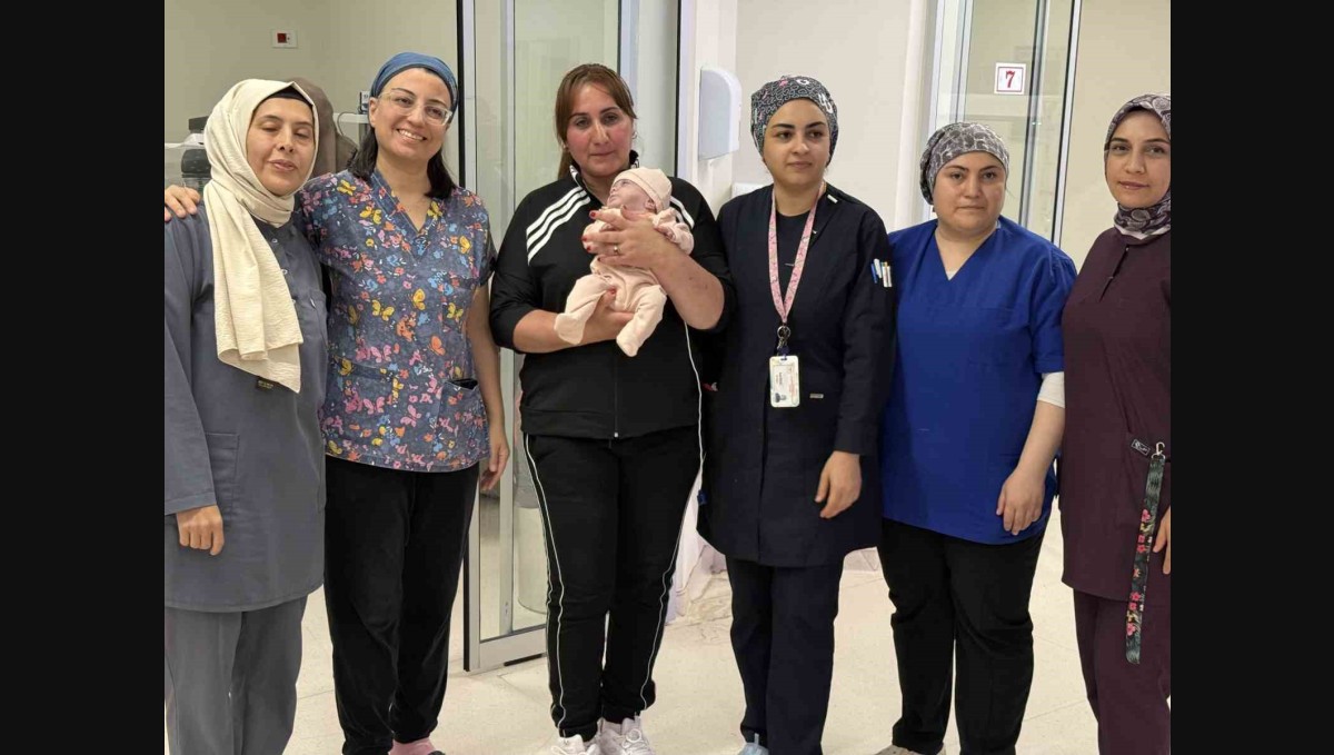 25 haftalık olarak dünyaya gelen bebek 180 gün sonra anne kucağıyla tanıştı