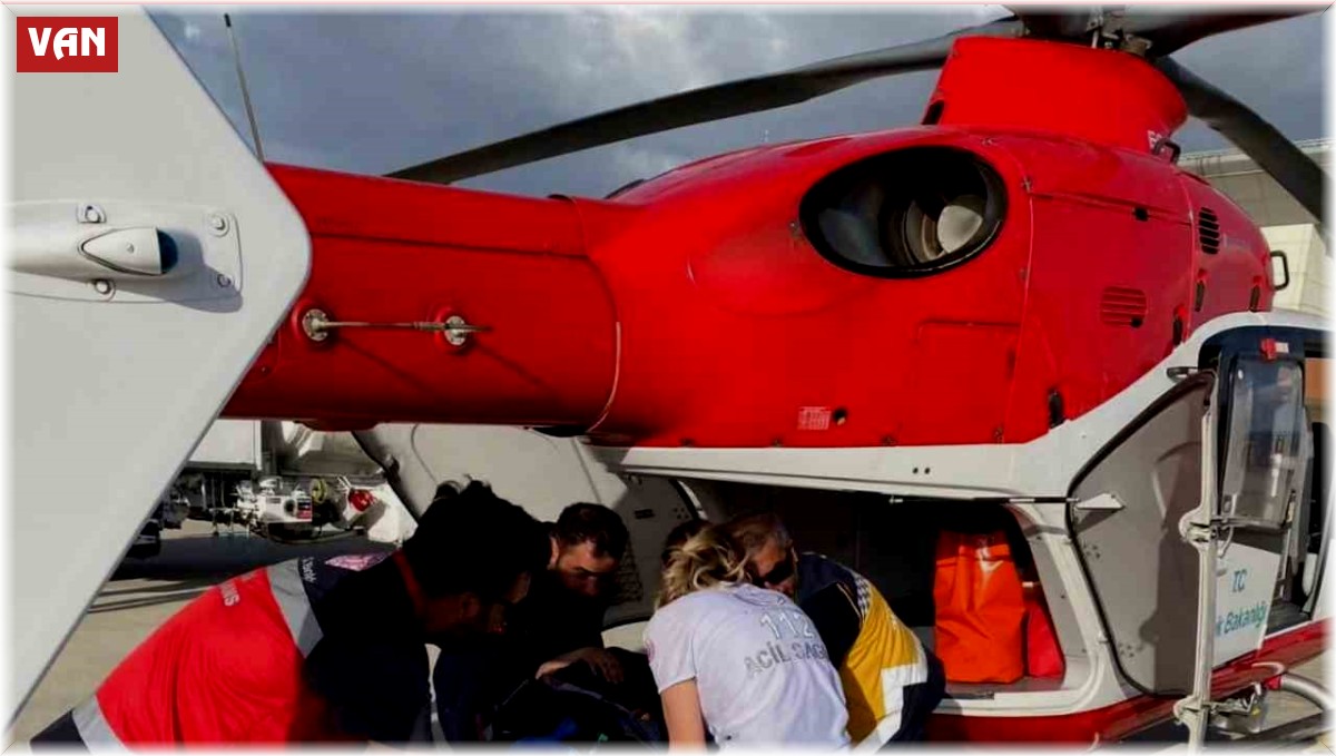 27 yaşındaki hasta helikopter ambulansla hastaneye sevk edildi