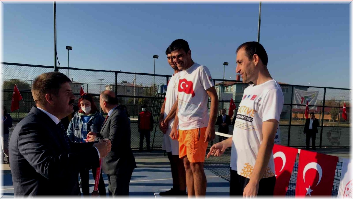 29 Ekim dolayısıyla çeşitli dallarda ödül töreni düzenlendi