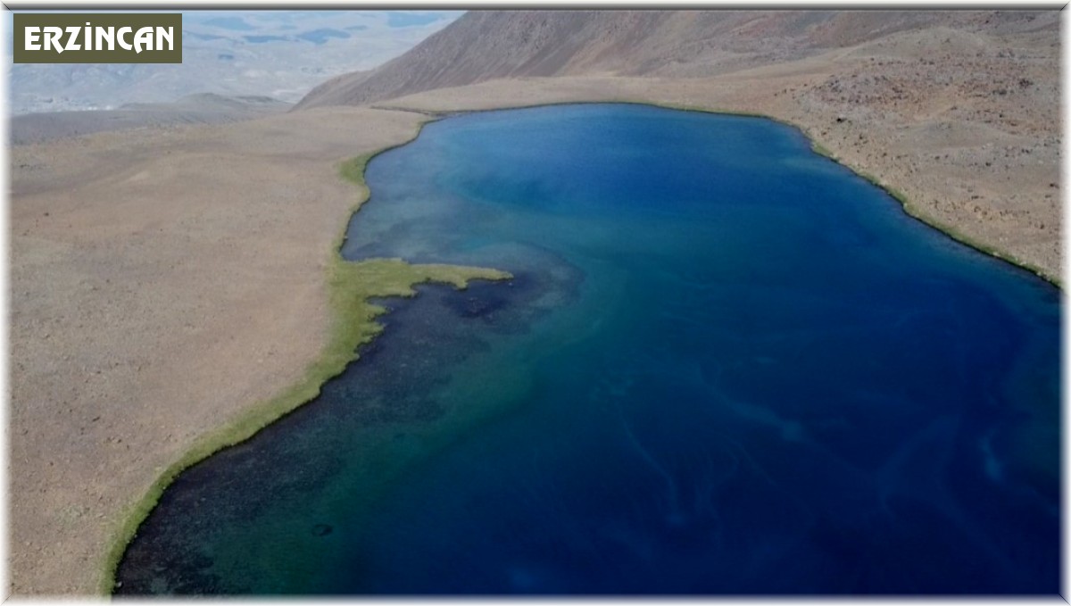 3 bin rakımda bulunan gölün soğuk suyunda serinlediler