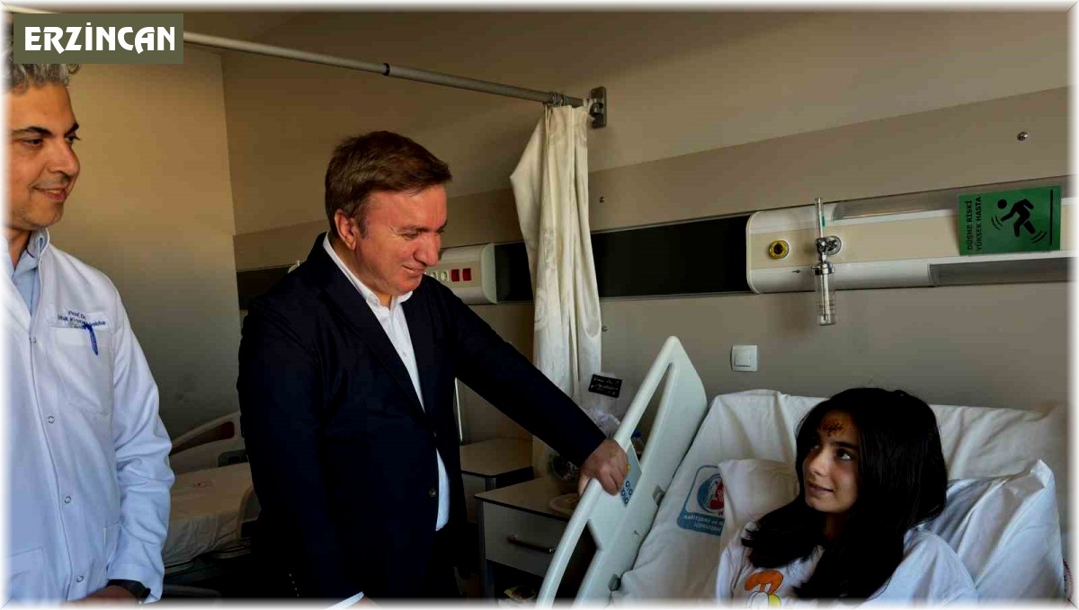 3. kattan düşen genç kız valiyi hastaneye ziyaretine çağırdı