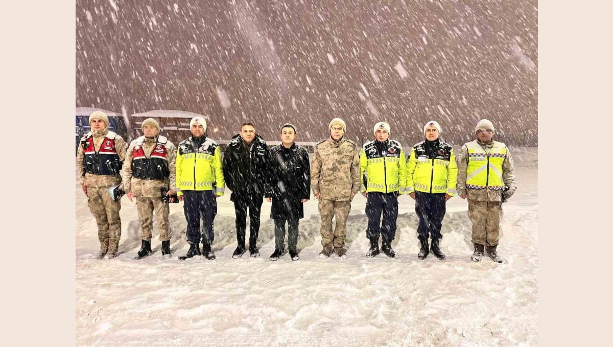 3 noktaya yeni yıl ziyareti: Patnos'ta güvenlik güçleri unutulmadı