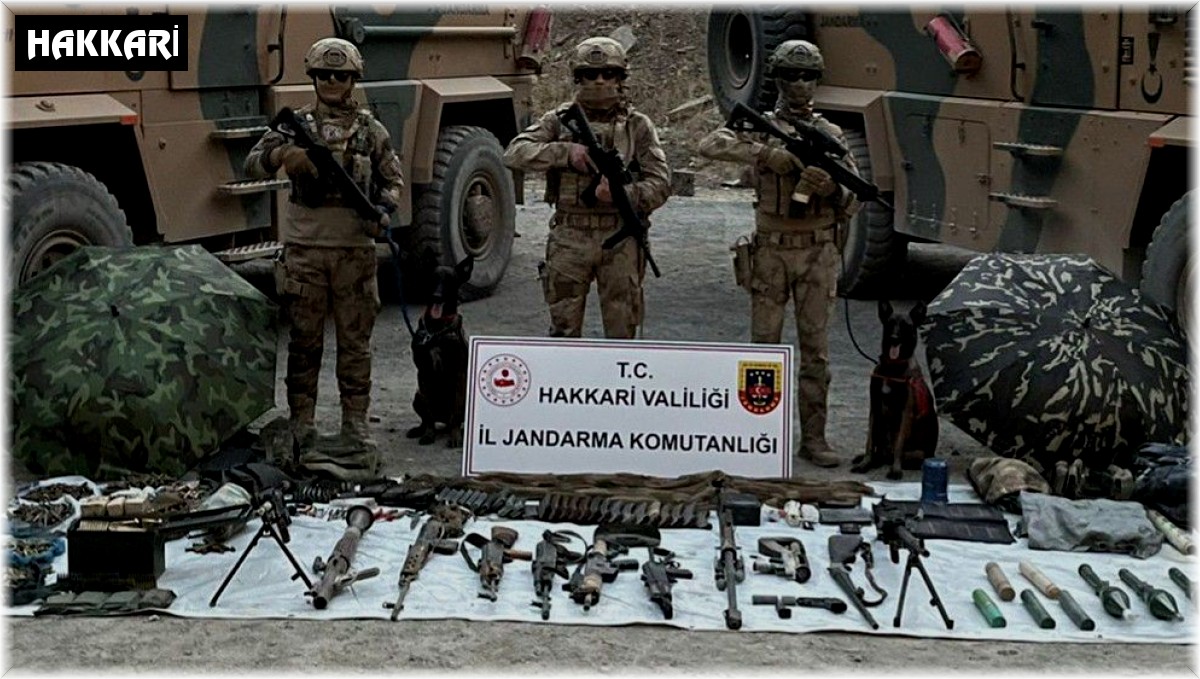 3 teröristin etkisiz hale getirildiği operasyonda çok sayıda silah ve mühimmat ele geçildi