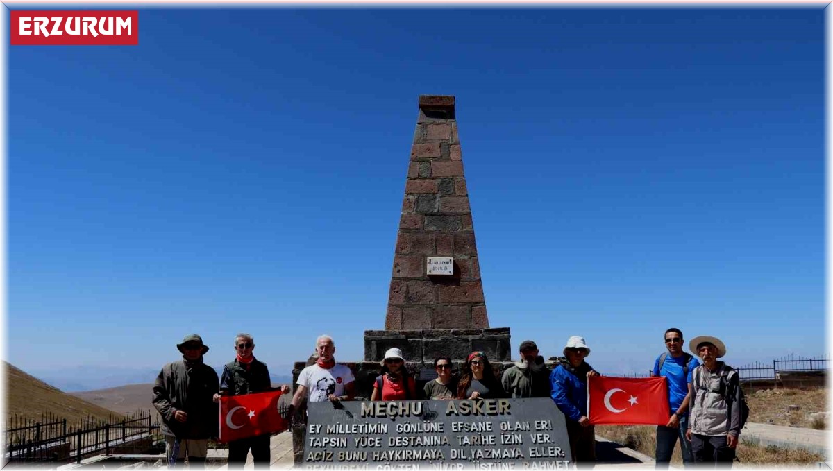 30 Ağustos anısına 90 bin şehidin yattığı Allahuekber Dağı zirvesine yürüyüş