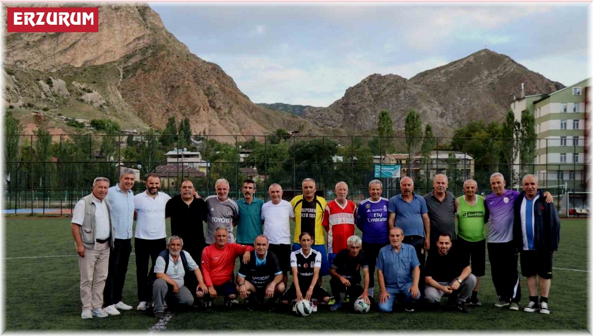 30 yıl sonra yeşil sahada bir kez daha buluştular