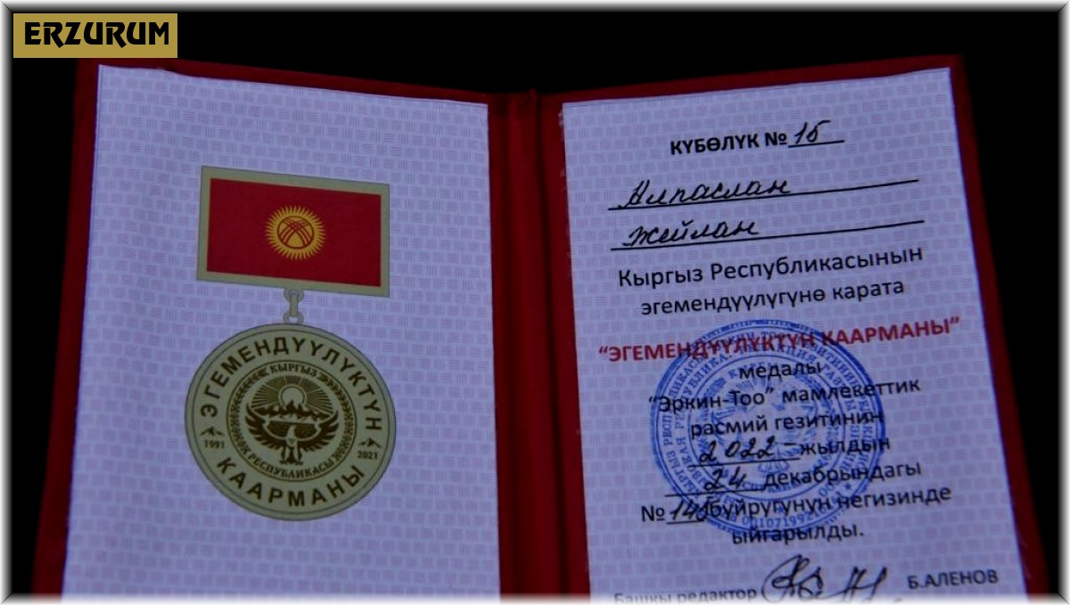 30. yılın ödülü Rektör Alpaslan Ceylan'a