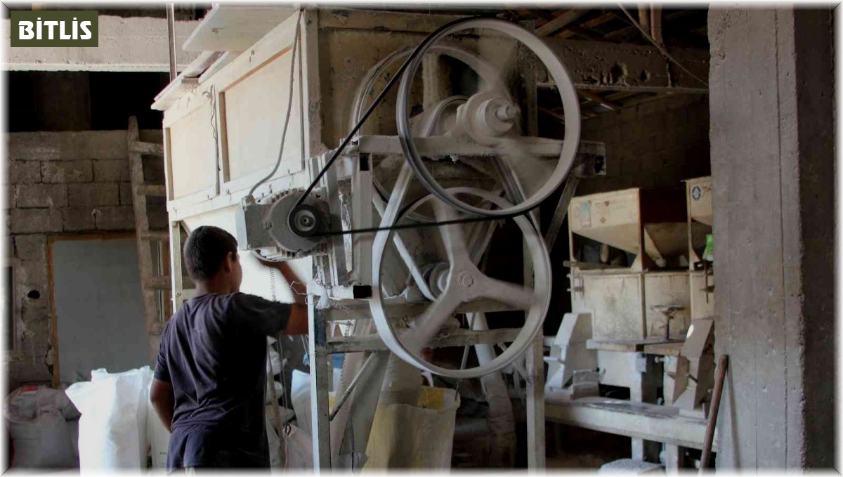 30 yıllık değirmende doğal un üretimi