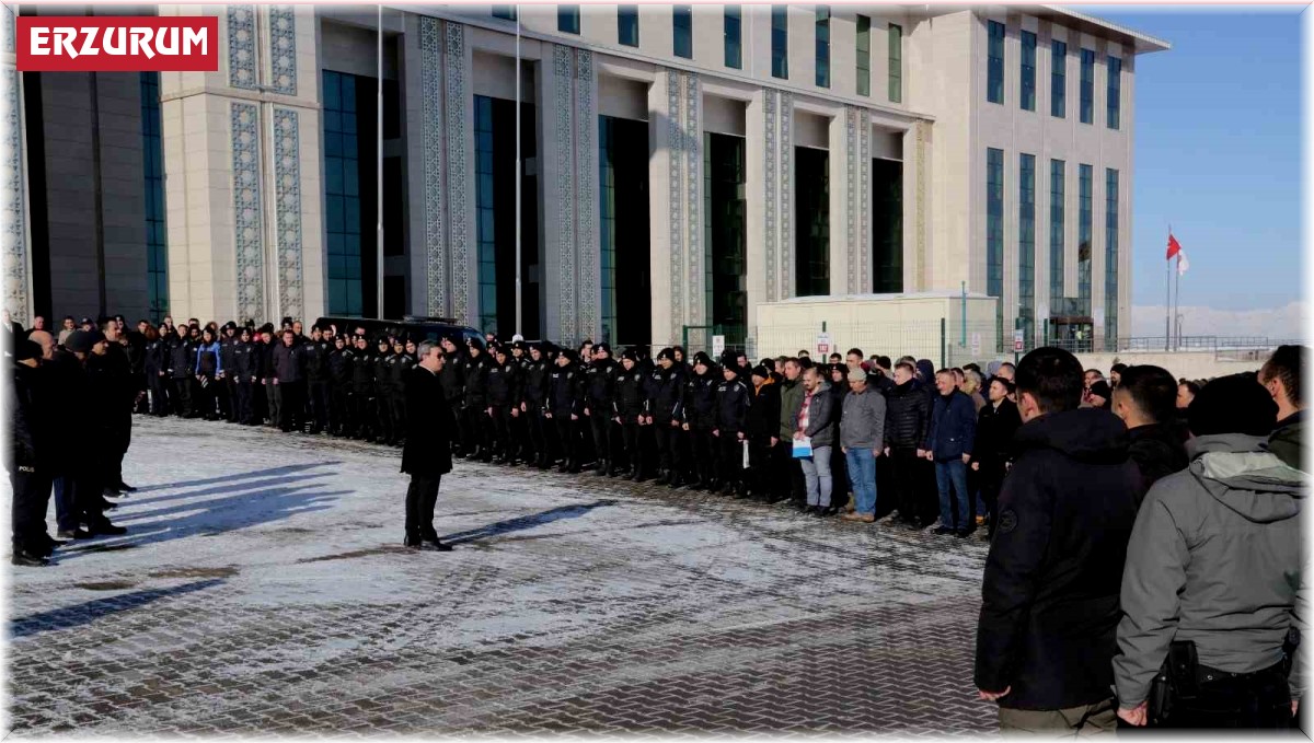 300 polis dualarla yardım için deprem bölgesine gönderildi