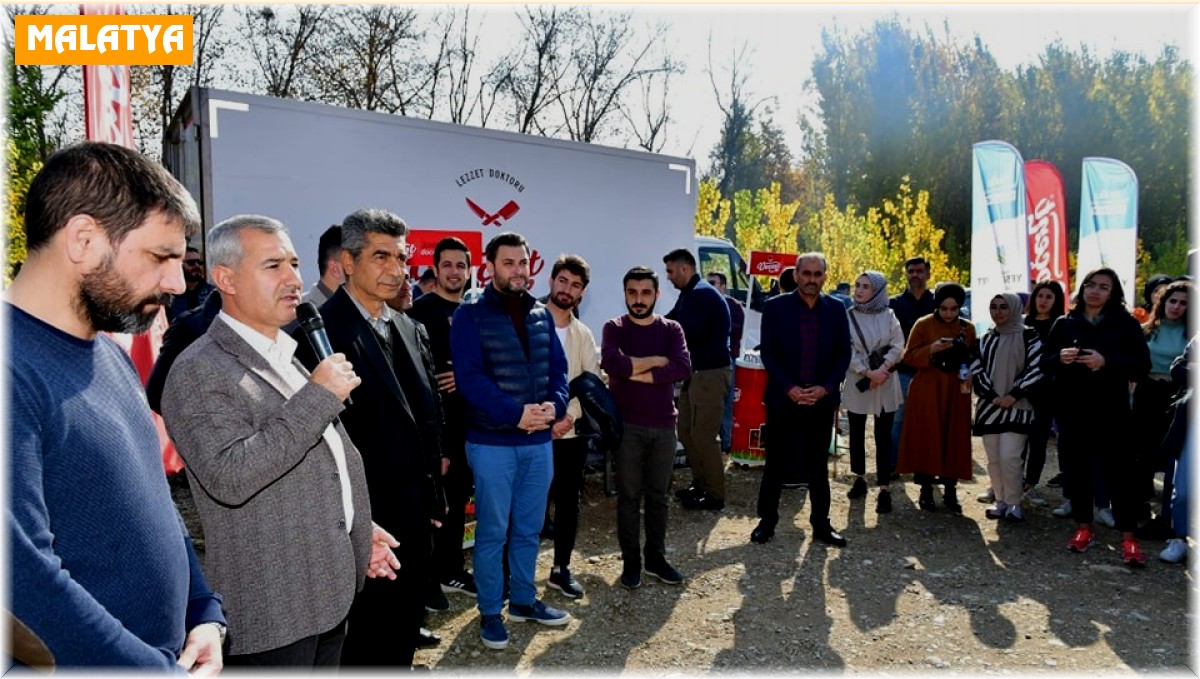 300 üniversiteli Yeşilyurt'ta