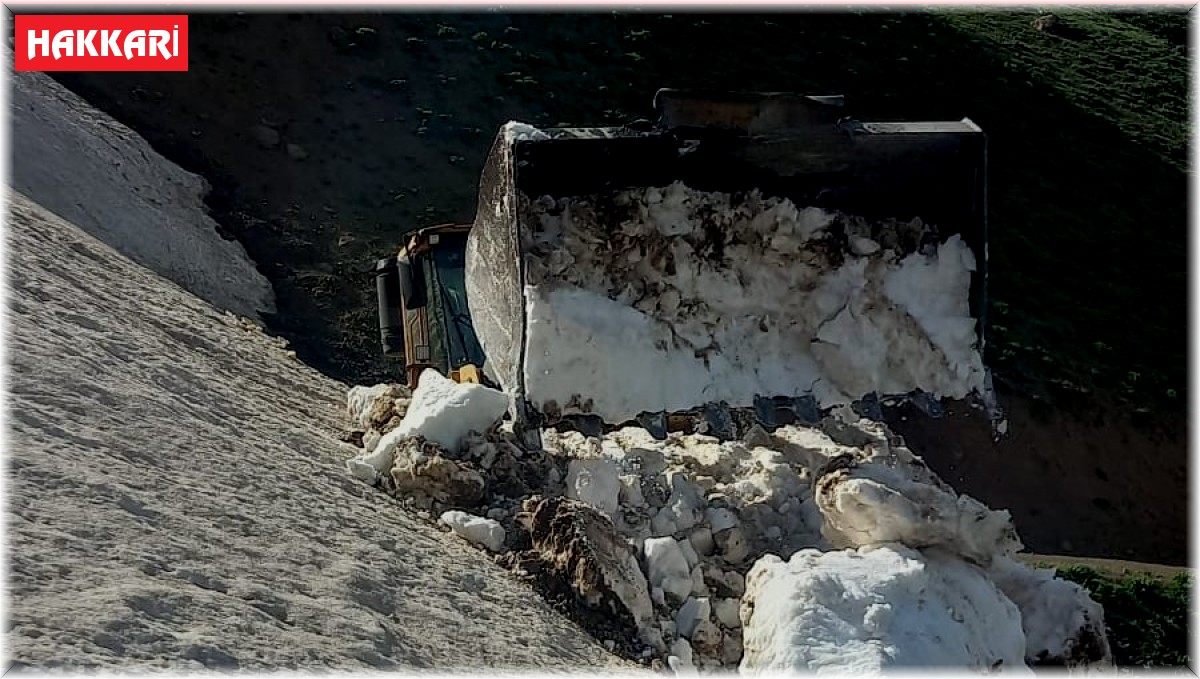 3500 rakımda belediye işçilerinin zorlu mesaisi