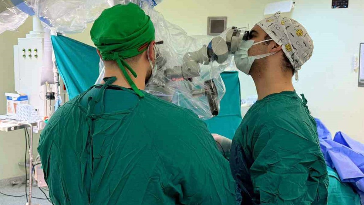 Ağrı'da bir haftada 3 ileri düzey beyin tümörü ameliyatı yapıldı, hastalar erken dönemde ayağa kalktı