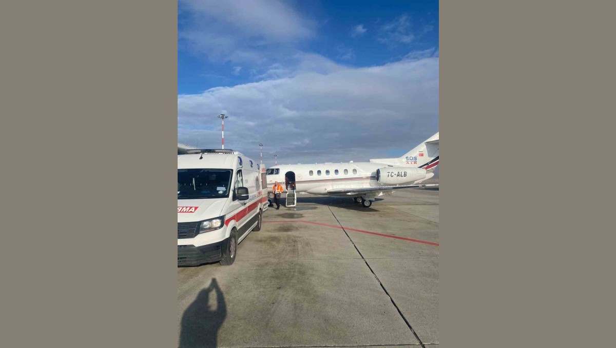 Ağrı'da yemek borusu gelişmeyen bebek ambulans uçakla Elazığ'a sevk edildi