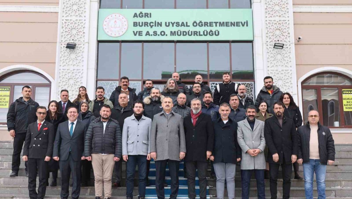 Ağrı Valisi Önder Bozkurt basın mensuplarıyla bir araya geldi