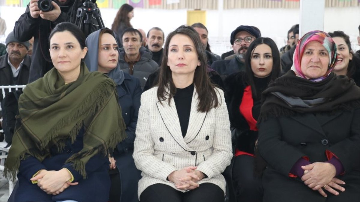 DEM Parti Eş Genel Başkanı Hatimoğulları, Ağrı'da Halk Toplantısında konuştu: