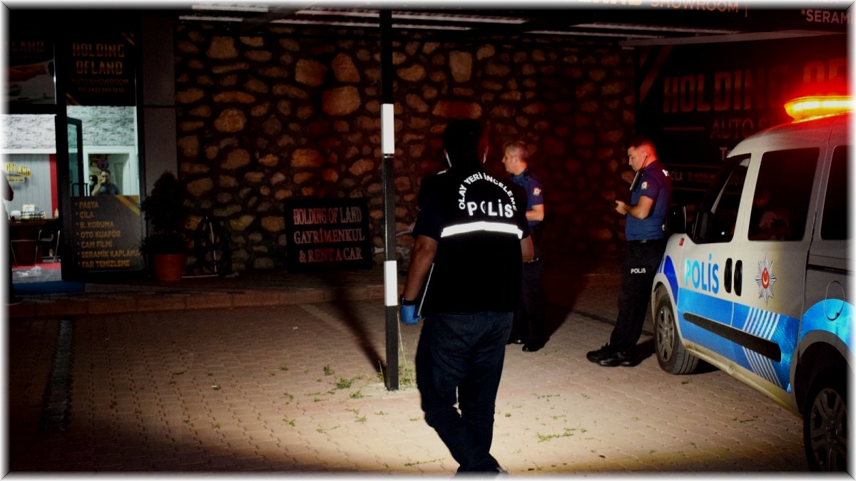 4 gün önce silahlı saldırıya uğradığı husumetlisini bacağından vurdu