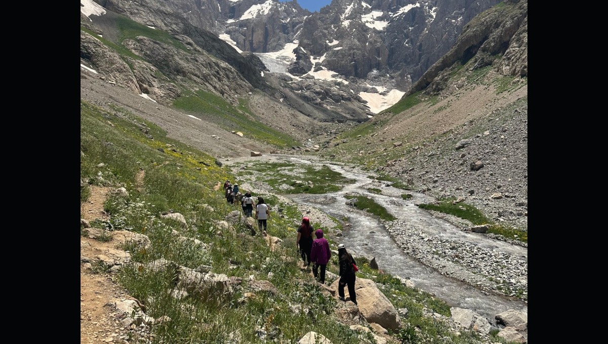 40 kişilik grup Cennet-Cehennem Vadisi'nde doğa yürüyüşü gerçekleştirdi