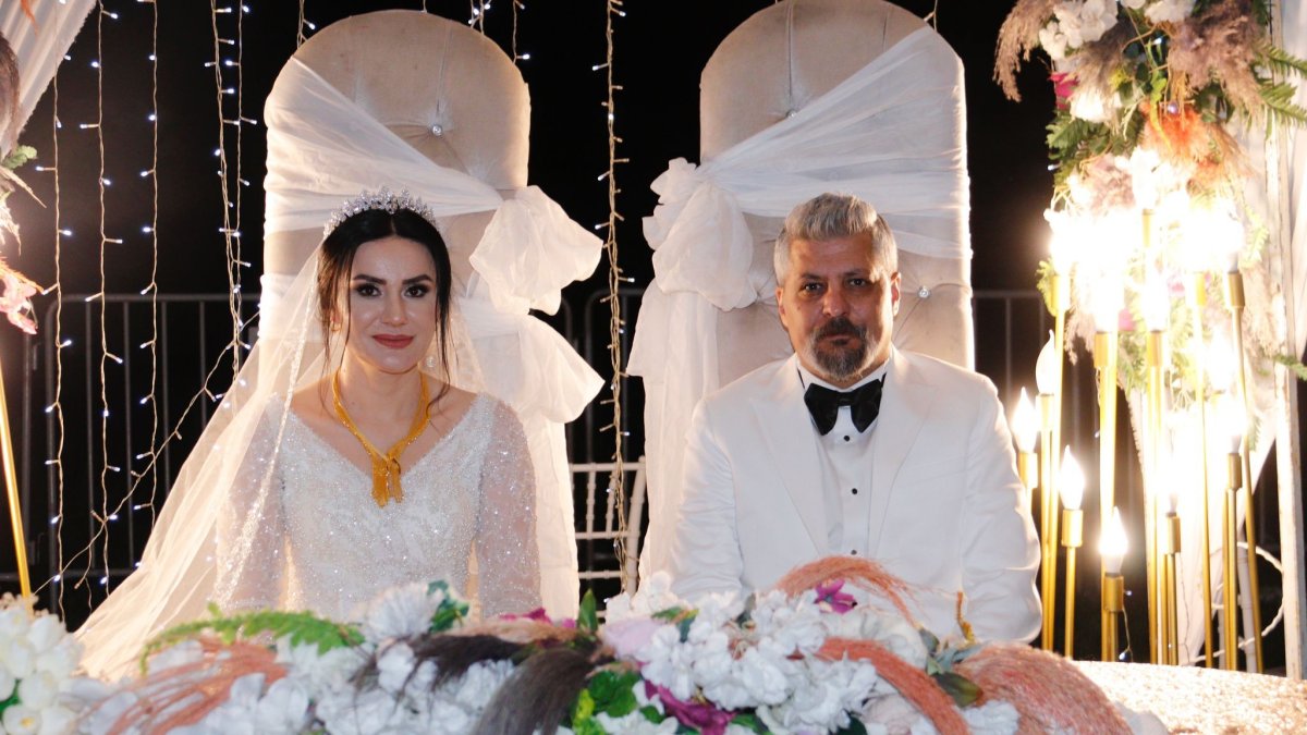 Ağrı'da 3 bin 500 kişilik düğün: Savcı Sayan'ın kardeşinin nikahı festival havasında geçti