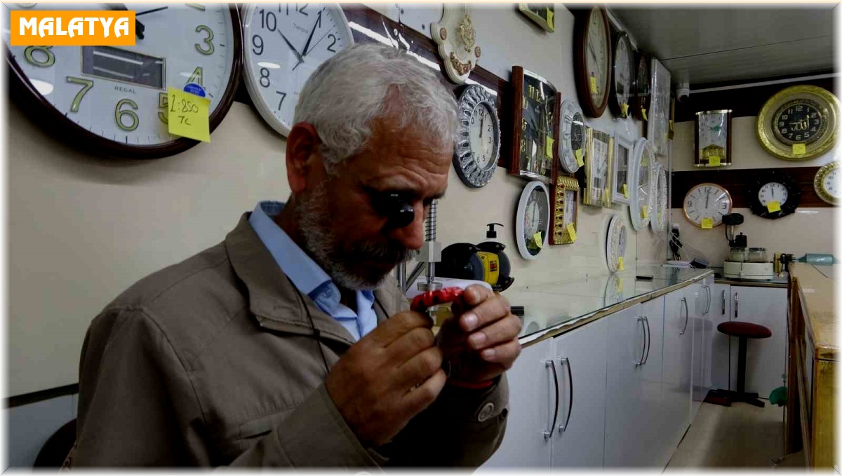 45 yıldır zamana ayar veriyor