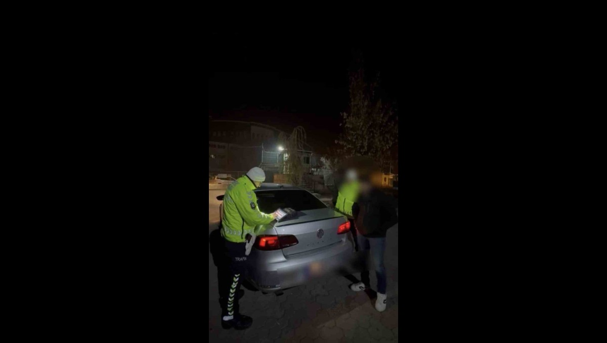 46 Bin 392 TL Ceza, 2 Ay Ehliyetsiz: Ağrı'da Öğrenci Yurdu Önündeki Driftin Bedeli Ağır Oldu