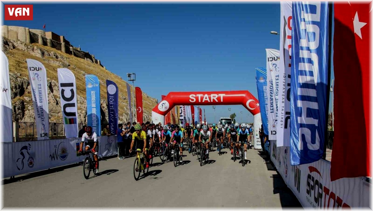 470 kilometrelik uluslararası bisiklet yarışı Van'dan start aldı