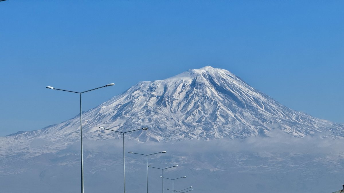 5 bin 137 metrede beyaz şölen: Ağrı Dağı göz kamaştırdı
