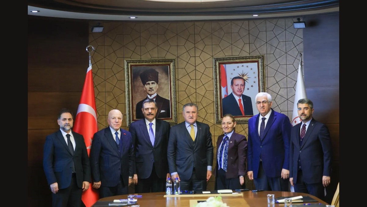 5 bin kişilik salon için imzalar atıldı