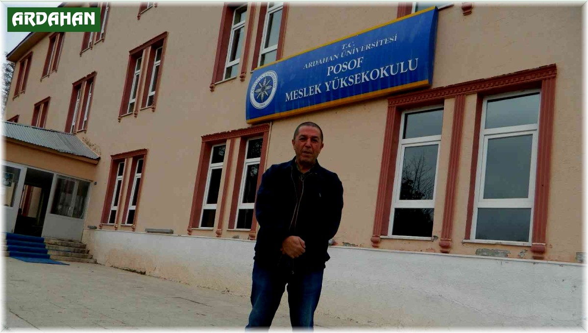 56 yaşındaki Ali amcanın eğitim aşkı örnek oluyor