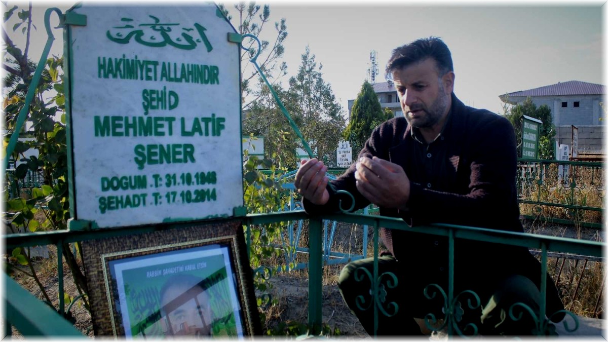 6-8 Ekim olaylarında katledilen Mehmet Latif Şener kabri başında anıldı