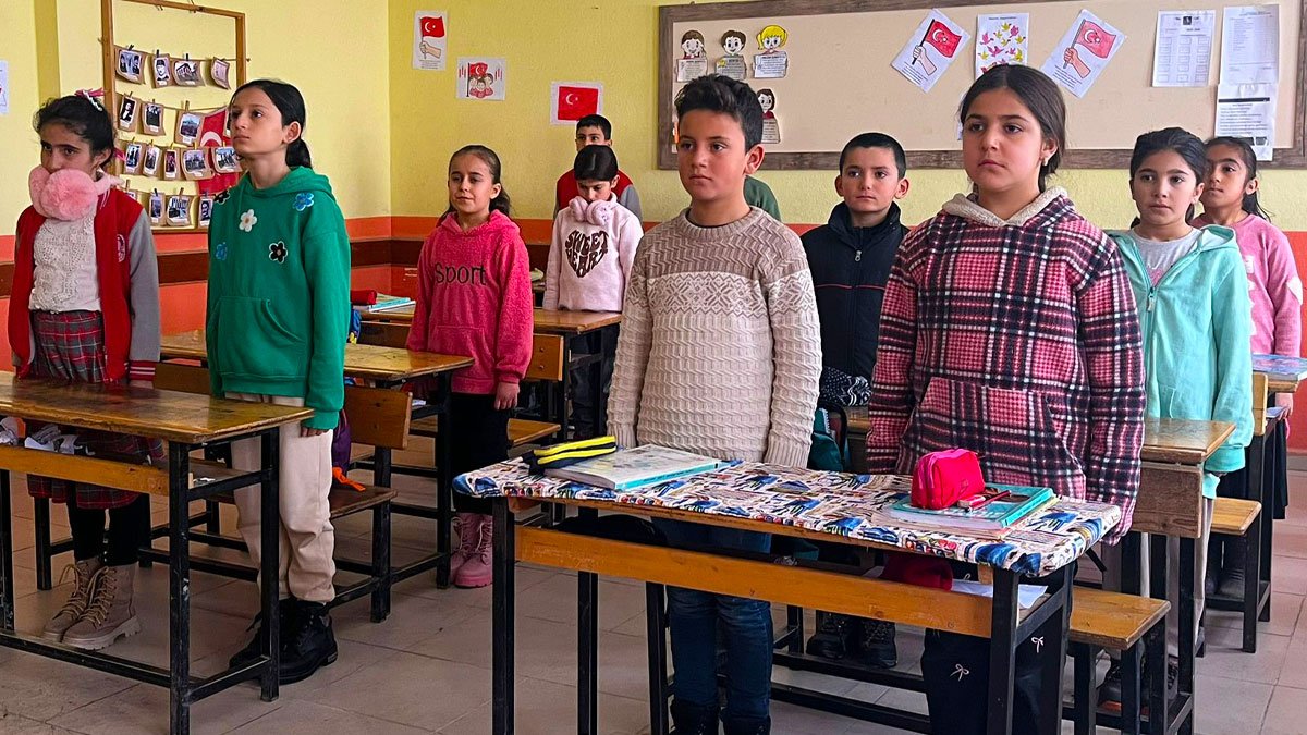 6 Şubat'ın 3. yılında Ağrı'da hüzünlü sabah: Okullarda ilk ders "sessizlikle" başladı!