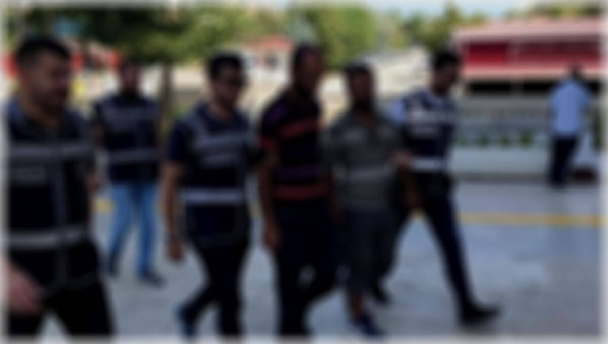 66 suç kaydı bulunan 2 şüpheli tutuklandı