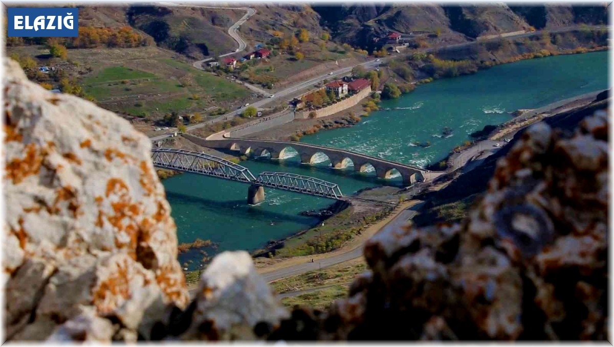 7 bin yıllık Palu ilçesi, ihtişamı ile yıllara meydan okuyor