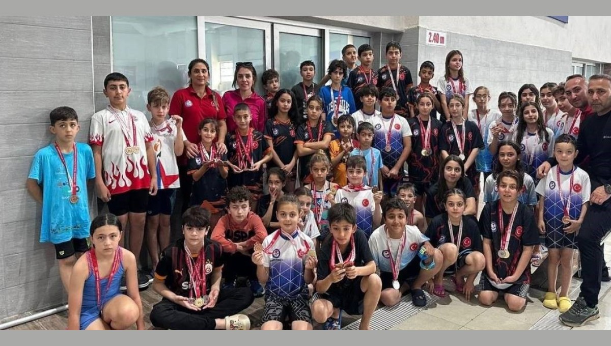 7'den 70'e Cumhuriyet coşkusu: Bayram onuruna kulaç attılar