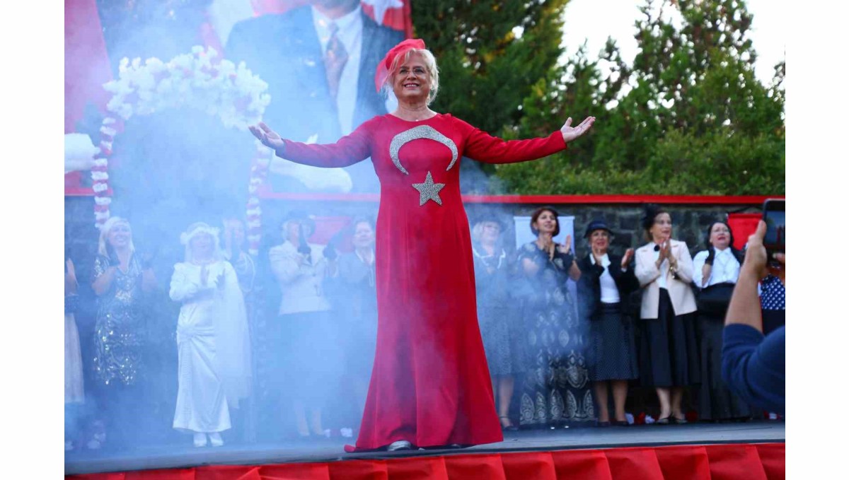 70'inden sonra podyuma çıktılar, Cumhuriyetin zerafetini yansıttılar