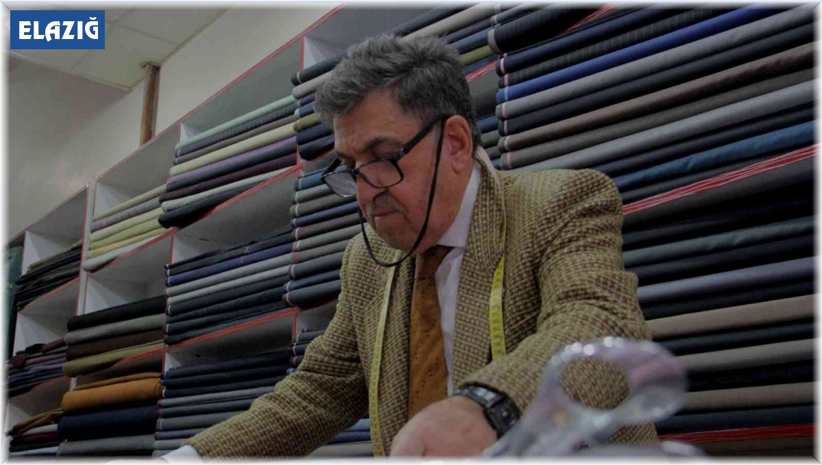 70 yaşındaki terzi Hıdır ustanın meslek aşkı hayran bırakıyor