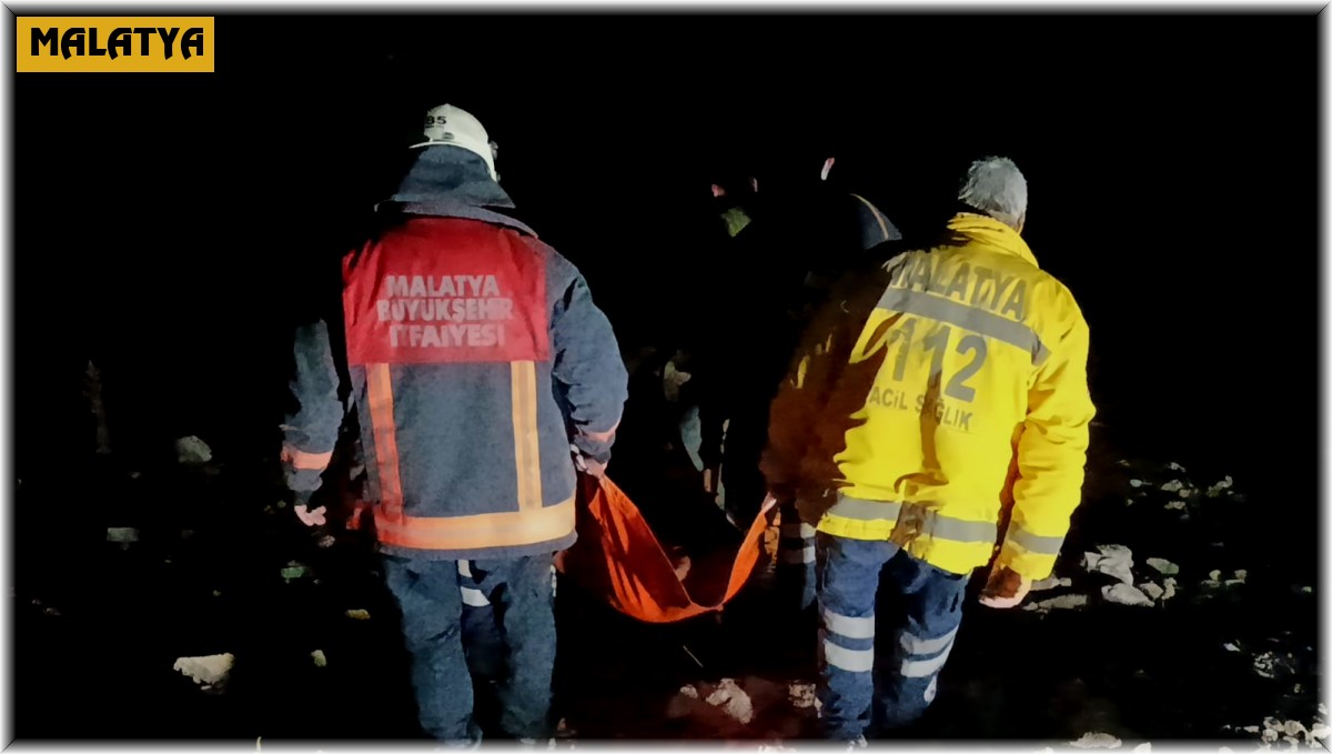 700 metre yükseklikteki dağda yürüyüş yaparken düşüp ayağını kırdı