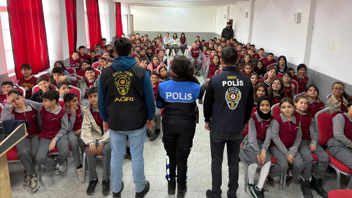 Ağrı’da 150 öğrenciye dijital dünyadaki risklere karşı eğitim verildi