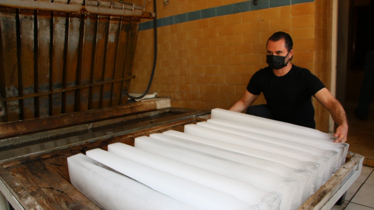 76 yıldır buz satarak para kazanıyorlar